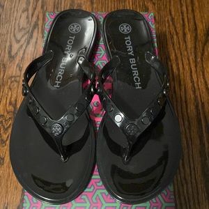 Tory Burch studded jelly flip flops NWT